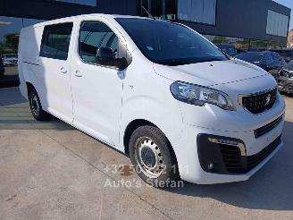 Damaged car Peugeot Expert  2022/9