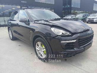 Schadeauto Porsche Cayenne S E-HYBRID 2015/6