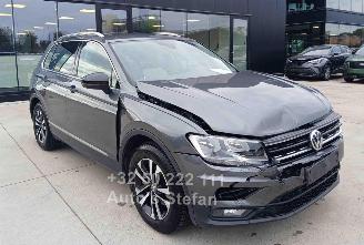 krockskadad bil auto Volkswagen Tiguan  2019/10