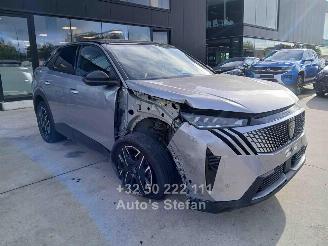 Voiture accidenté Peugeot 3008 HYBRID 136 GT 2025/3