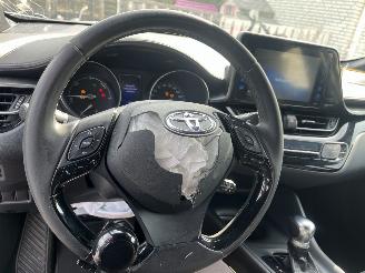Toyota C-HR 1.8 Hybrid E-CVT Busine picture 19