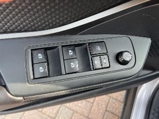 Toyota C-HR 1.8 Hybrid E-CVT Busine picture 17