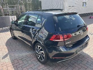 Volkswagen Golf 1.0 DSG - PANODACH - JOIN picture 7