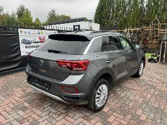 Volkswagen T-Roc BENZINE - KLIMATRONIK - NAVI picture 2