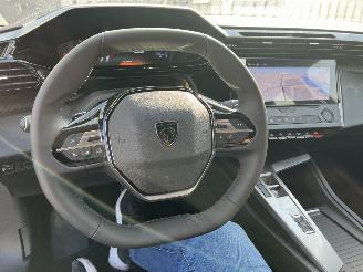 Peugeot 308 1,2 BENZINE AUTOMATIC picture 18