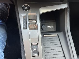 Peugeot 308 1,2 BENZINE AUTOMATIC picture 17