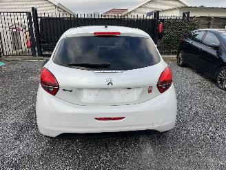 Voiture accidenté Peugeot 208 BENZINE - AUTOMATIC 2017/4