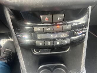 Peugeot 208 BENZINE - AUTOMATIC picture 24
