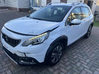 Peugeot 2008 1,2 PURE-TECH AUTOMATIC picture 9