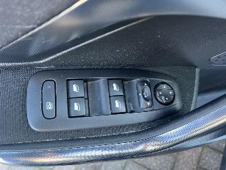 Peugeot 2008 1,2 PURE-TECH AUTOMATIC picture 21