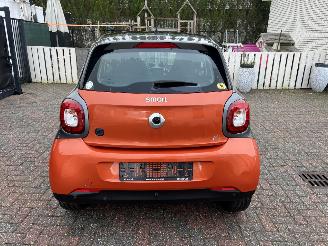 Vaurioauto  passenger cars Smart Forfour ELEKTRO  PANORAMA - LEDER - NAVI 2019/7