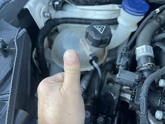 Peugeot 2008 1,2 BENZINE 110,PS AUTOMATIK picture 14