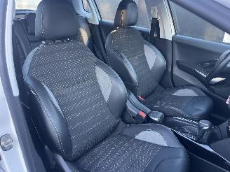 Peugeot 2008 1,2 BENZINE 110,PS AUTOMATIK picture 16