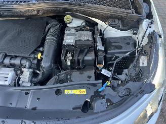 Peugeot 2008 1,2 BENZINE 110,PS AUTOMATIK picture 13