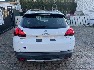 krockskadad bil auto Peugeot 2008 1,2 BENZINE 110,PS AUTOMATIK 2017/5