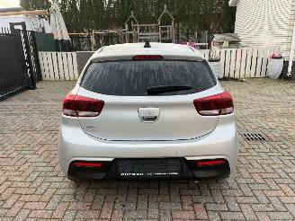 damaged passenger cars Kia Rio BENZINE - AUTOMATIC 2024/4