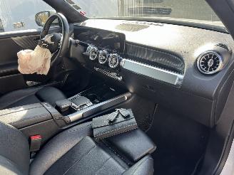 Mercedes GLB 200 GLB picture 17