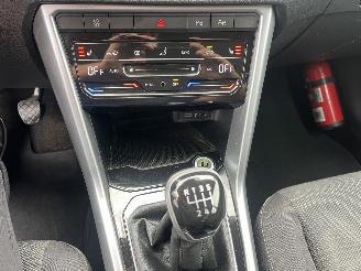 Volkswagen T-Roc BENZINE KLIMAYTRONIK -- NAVI picture 17