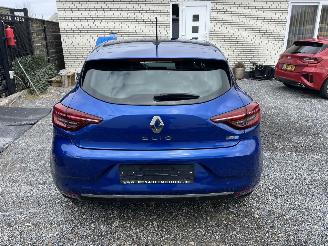 Schadeauto Renault Clio Intens E-TECH HYBRIDE 2021/4