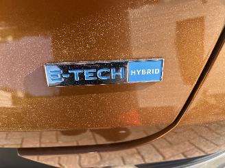 Renault Captur E-TECH HYBRIDE - AUTOMATIC picture 2
