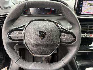Peugeot 208 BENZINE - ALLURE picture 18