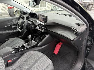 Peugeot 208 BENZINE - ALLURE picture 10