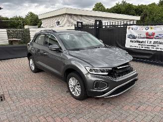 Volkswagen T-Roc  picture 7