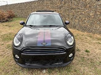 Schadeauto Mini Cooper AUTOMATIC -- FULL OPTION 2018/1