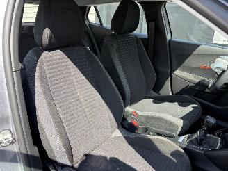 Peugeot 2008 BENZINE  -- KLIMATRONIK -- NAVI picture 13