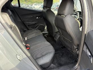 Peugeot 2008 GT-LINE -- AUTOMATIC picture 16