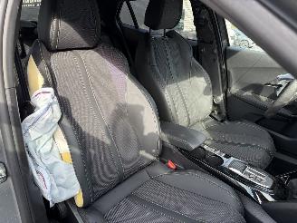 Peugeot 2008 GT-LINE -- AUTOMATIC picture 15