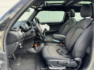 Mini Cooper 1.5 Automaat Pano picture 10