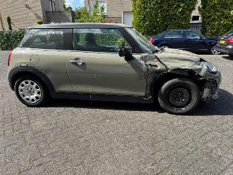 Mini Cooper 1.5 Automaat Pano picture 4