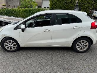 Kia Rio 1.2 CVVT Super Pack picture 4
