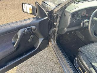 Volkswagen Golf 1.8 picture 11