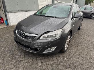 Opel Astra 1.6 Turbo Cosmo Automaat picture 2