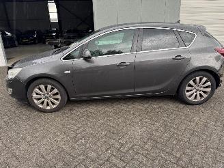 Opel Astra 1.6 Turbo Cosmo Automaat picture 3