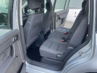 Volkswagen Touran 1.6-16V FSI Athene picture 8