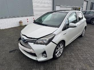 Damaged car Toyota Yaris 1.5 hybrid dynamic 2015/8