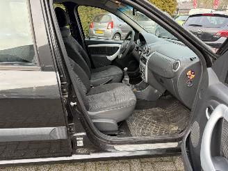 Dacia Logan 1.6-16V Lauréate 7p. picture 10