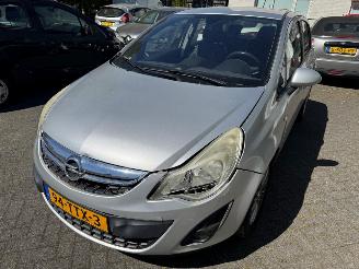 Schadeauto Opel Corsa 1.4-16V Cosmo 2012/4