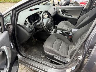 Kia Cee d 1.4 CVVT X-tra picture 8