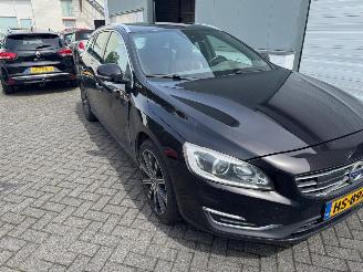 Volvo V-60 2.4 D6 Twin Engine R-Design picture 2