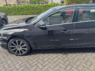 Volvo V-60 2.4 D6 Twin Engine R-Design picture 4