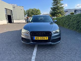 Schadeauto Audi A3 1.6TDI SPORT EDITION 2016/4