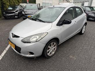 krockskadad bil auto Mazda 2 1.3 S-VT 2008/9