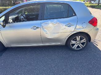 Toyota Auris 2.2 D-4D Executive picture 4