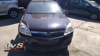 Salvage car Opel Astra  2007/11