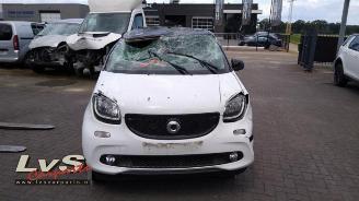 uszkodzony samochody osobowe Smart Forfour Forfour (453), Hatchback 5-drs, 2014 1.0 12V 2015/5