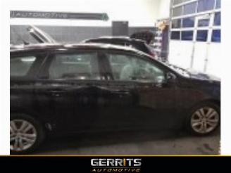 Peugeot 308 308 SW (L4/L9/LC/LJ/LR), Combi 5-drs, 2014 / 2021 1.2 12V e-THP PureTech 130 picture 2